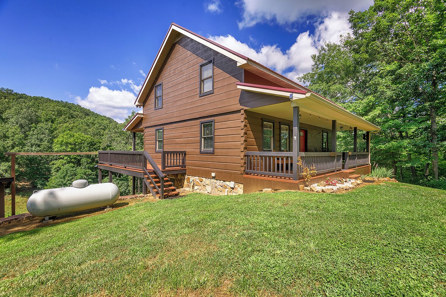 East Tennessee Woodsy Cabin Near Cherokee Lake