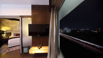 Suite Eksekutif (Executive Suite) | Minibar, brankas, kedap suara, dan Wi-Fi gratis