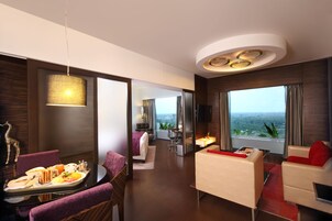 Minibar, in-room safe, soundproofing, free WiFi