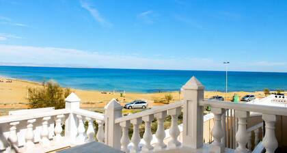 Beachfront Home La Mata