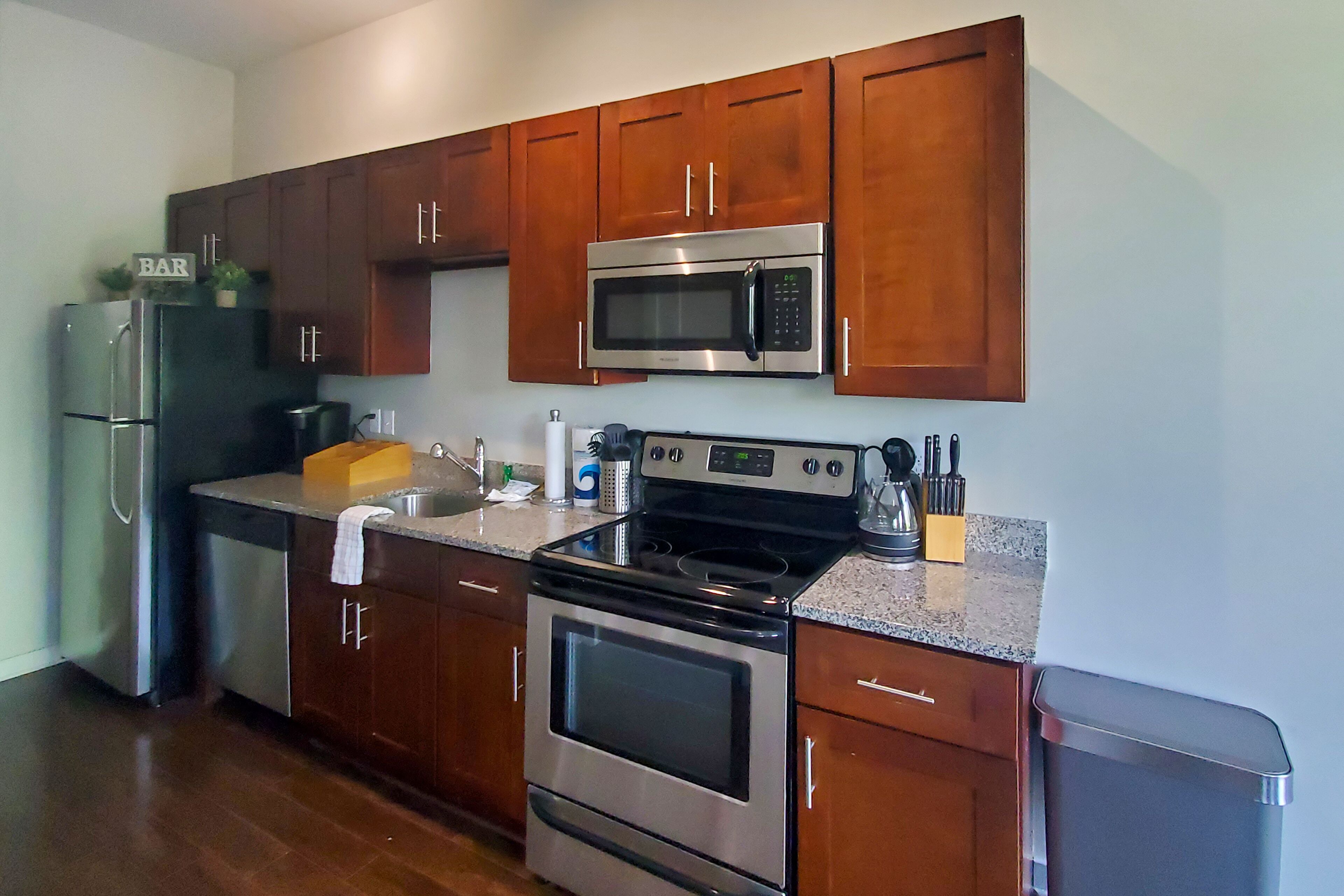 Welcoming third-floor condo with fast WiFi, central A/C, washer/dryer, & balcony