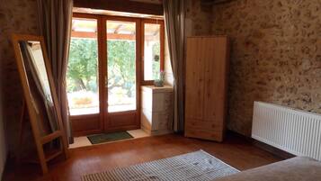 1 chambre, fer et planche Ă repasser, lit parapluie, Wi-Fi gratuit