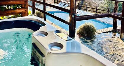 Private Villa with Hot Tube & Pool