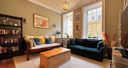 Grade 1 - Centrally located Georgian Maisonette - 2 bedroom