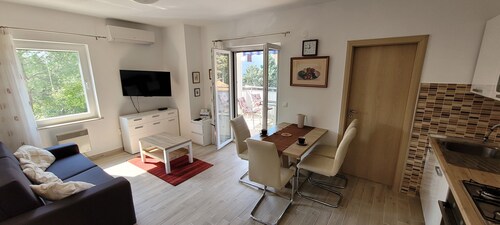 Luvano's Place - Principality of Zarijak, apartment 5 min form beaches