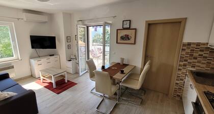 Luvano's Place - Principality of Zarijak, apartment 5 min form beaches