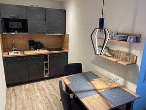 Unclassified image, 5 of 10, button