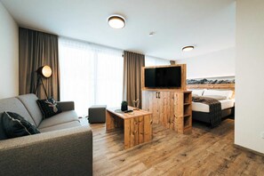 Unclassified image, 2 of 10, button