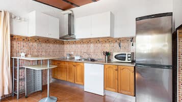 Refrigerador, microondas, parrilla de estufa y lavavajillas