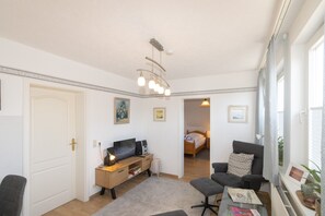 Unclassified image, 4 of 11, button