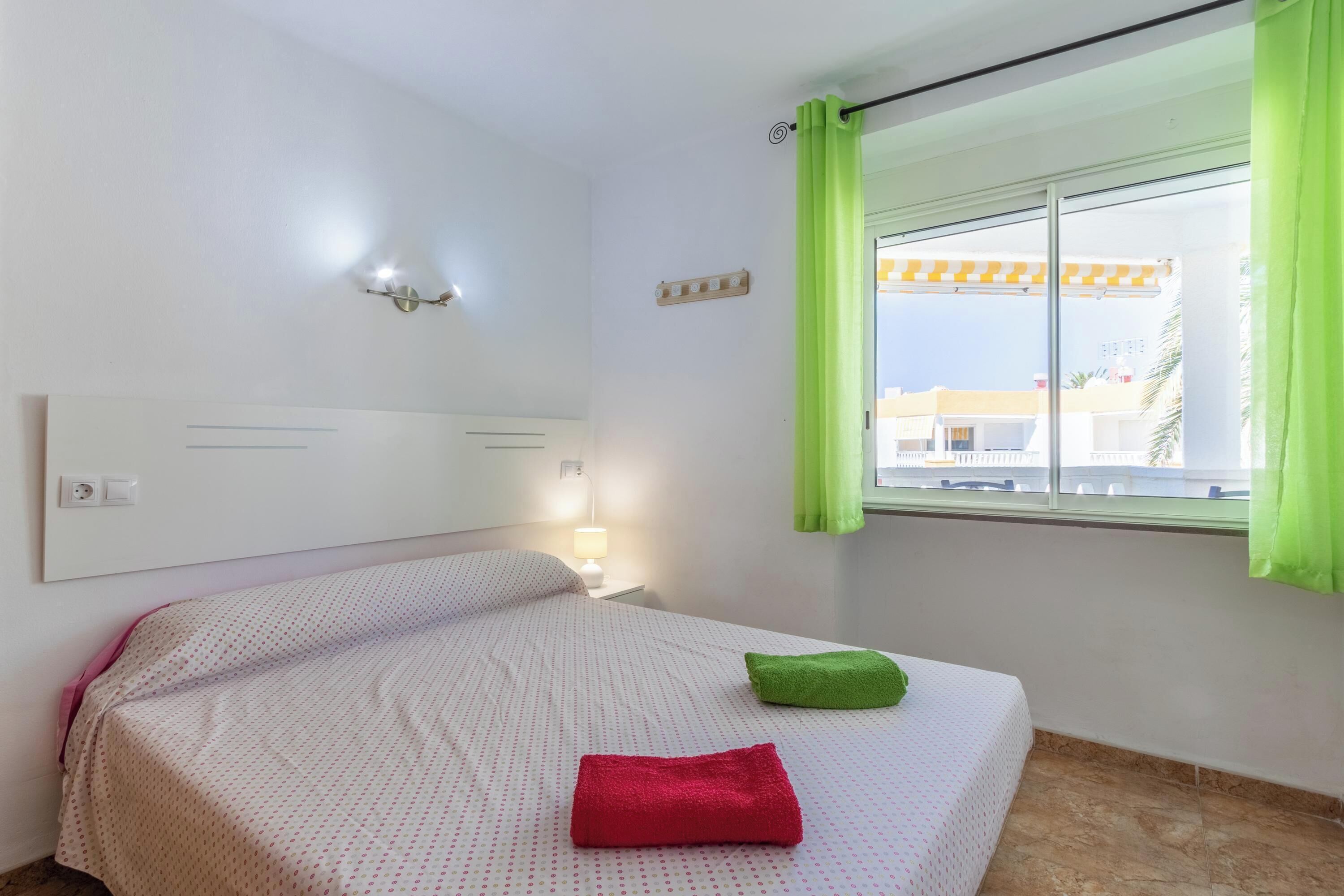 2 dormitorios, tabla de planchar con plancha, wifi gratis y ropa de cama