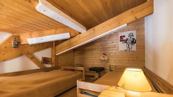 3 dormitorios, tabla de planchar con plancha, wifi gratis y ropa de cama