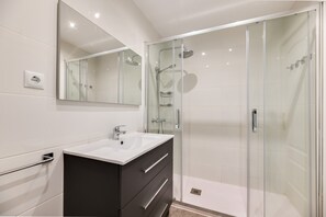 淋浴設備、風筒、提供毛巾