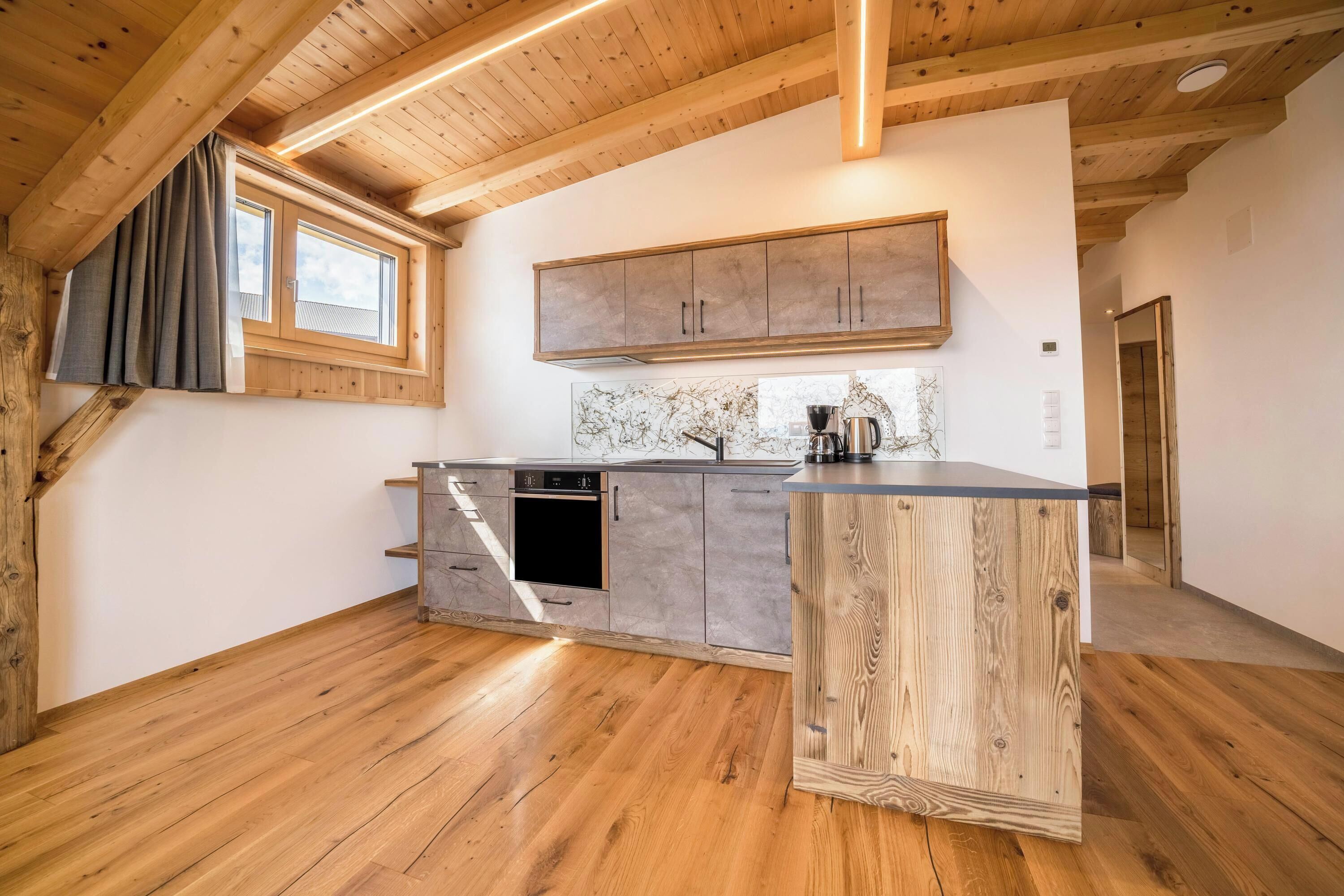 Frigorifero, forno, piano cottura, lavastoviglie