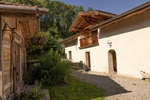 Exterior - 'Ferme de Faustine' Apartment with Shared Heated Pool and Wi-Fi (Saint-Gervais-les-Bains)