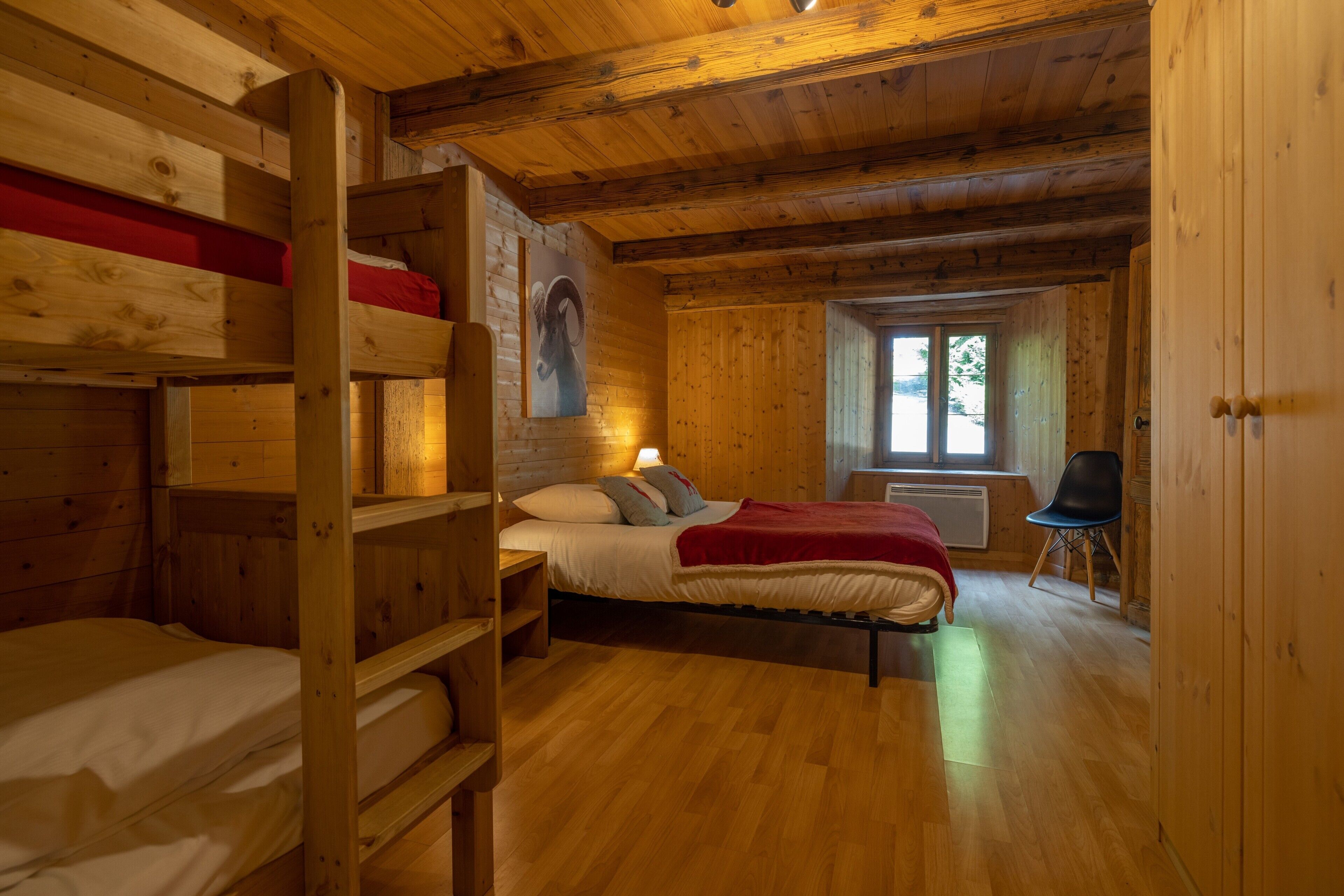 2 quartos, Wi-Fi de cortesia, roupa de cama