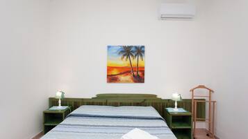 2 chambres, fer et planche à repasser, Wi-Fi gratuit, draps fournis