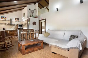 Living area - Chalet "Villa Africa" with Pool, Wi-Fi, Terrace & Garden (Vejer)