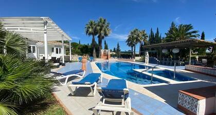 Casa Harriet with Pool, Terrace and WiFi