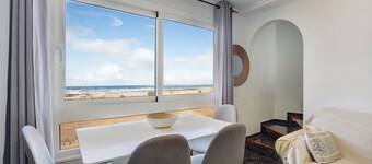 Apartment 'El Cotillo Mar Beach' with Sea View, Terrace & Wi-Fi