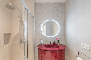 Shower, hair dryer, towels - Holiday Home Casa en Sineu with Mountain View, Terrace & Wi-Fi (Sineu)