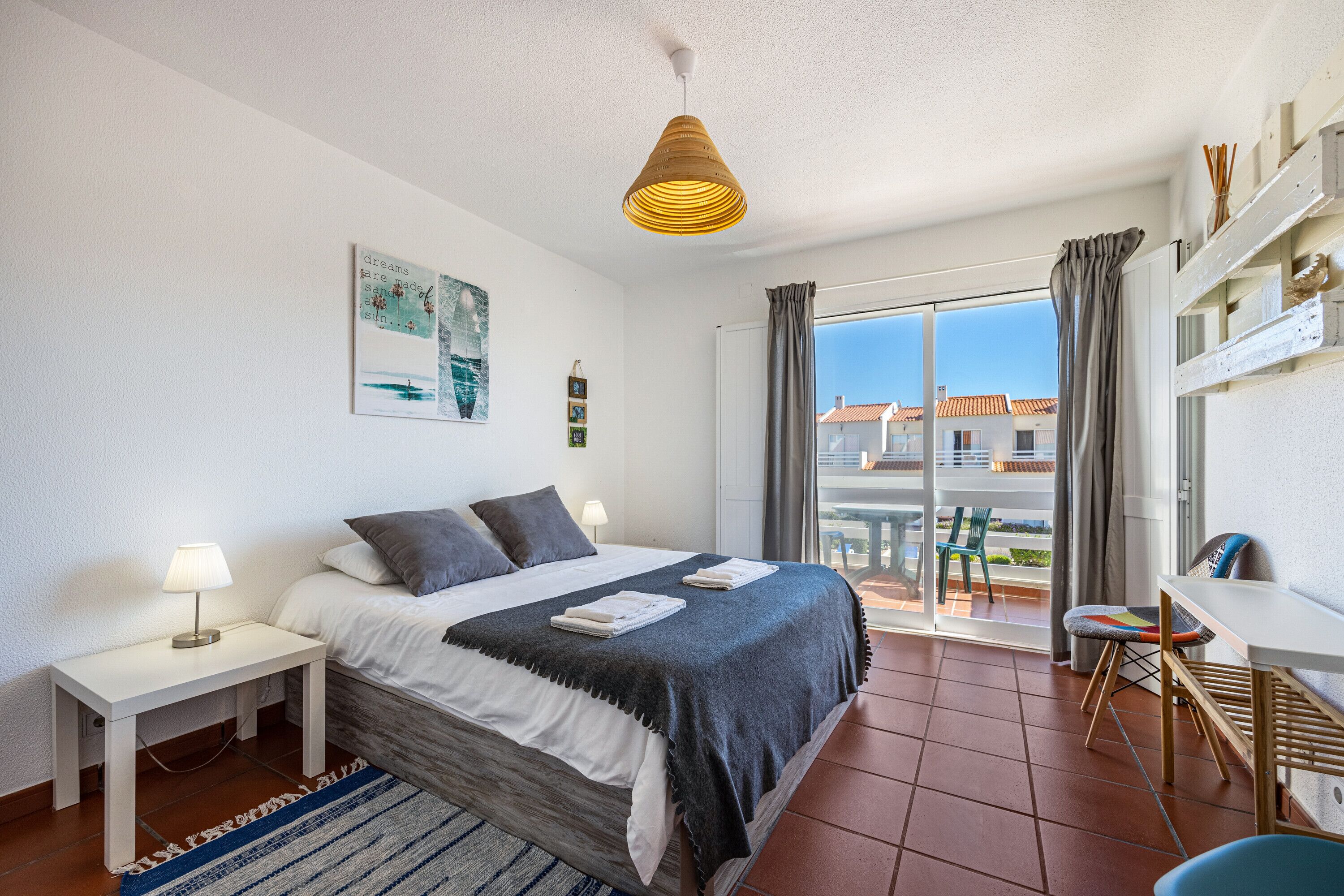 2 chambres, accès au Wi-Fi (inclus), literie fournie