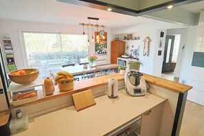 Køleskab, ovn, kogeplade, opvaskemaskine