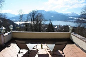 Unclassified image, 4 of 11, button