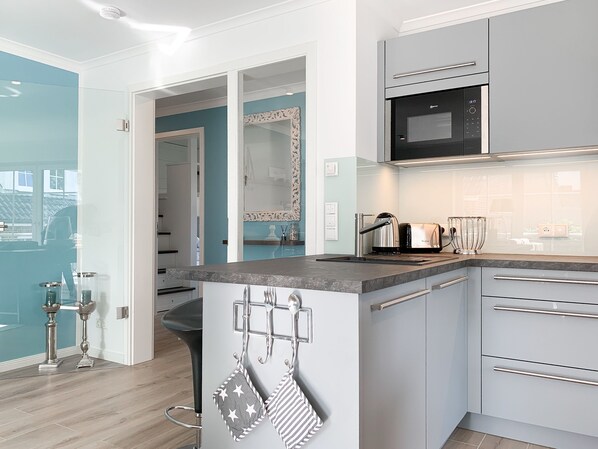 Køleskab, mikrobølgeovn, ovn, opvaskemaskine