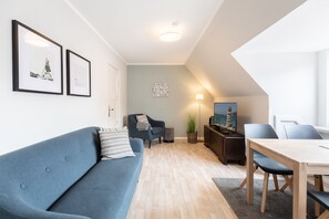 TV, DVD player, stereo - Tante Tine vacation apartment in Husum for up to 4 people (Husum)