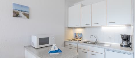 Fridge, microwave, coffee/tea maker, electric kettle