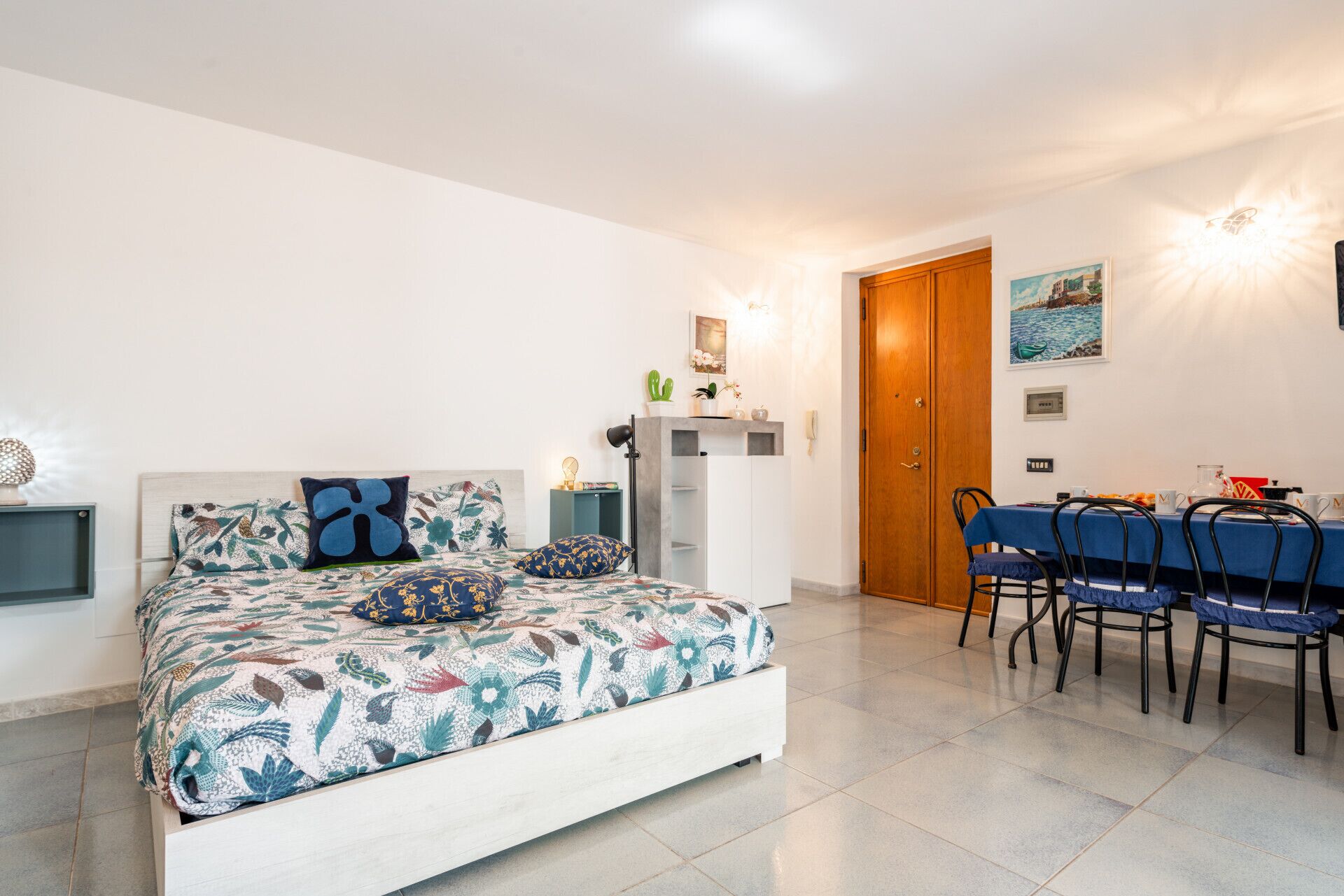 The Blu Apt with terrace 700 meters from the station