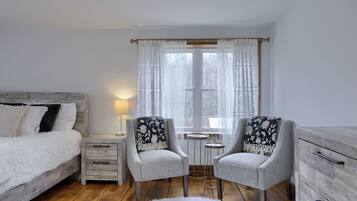 4 slaapkamers, een strijkplank/strijkijzer, wifi, beddengoed