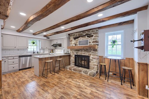 Peaceful Hollow | 4 Bed, 2 Bath