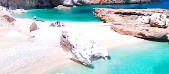 Belle villa avec piscine. Résidence en bord de mer dans l'Ogliastra.