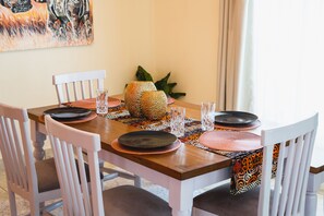 Dining - The Faru Faru (Nanyuki)