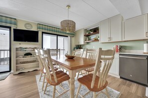 Dining - New listing!  Two bedroom, 2 bath with heated pool (Ocean City)