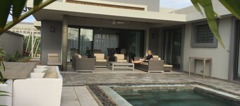 VILLA LUXURY 220 m2 private pool Royal Park secure quiet