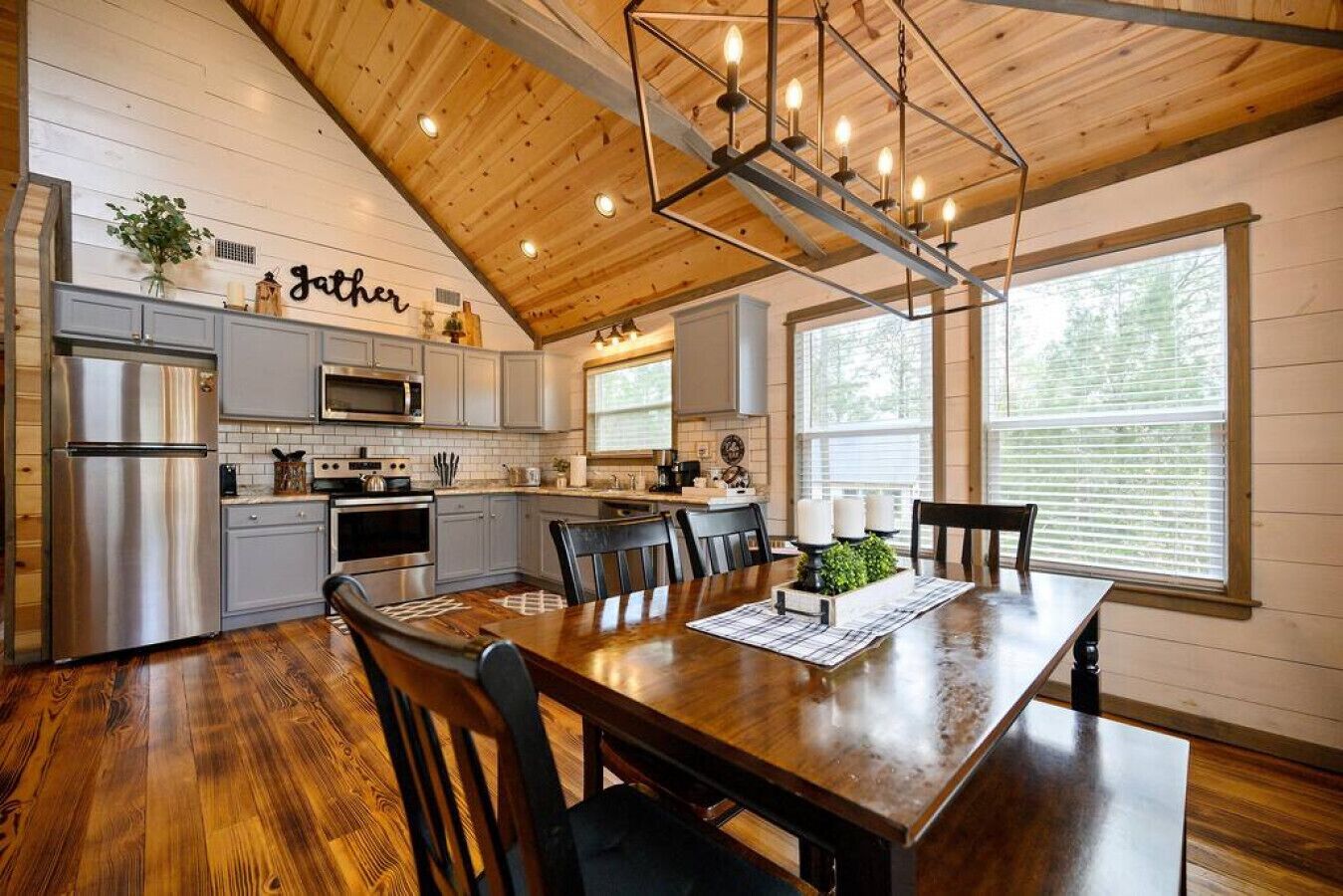 Five Star Rated The Hidden Gem Farm House! Romantic get-away