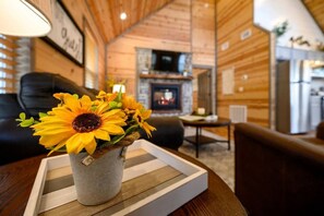 Interior - Five Star Rated The Hidden Gem Farm House! Romantic get-away (Broken Bow)