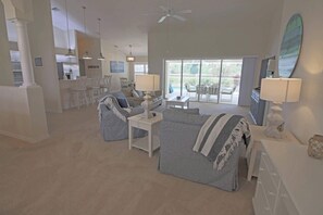 Televisión y oficina 