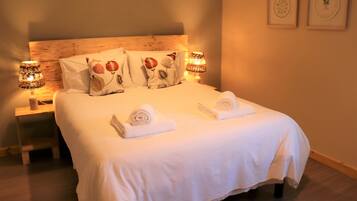 Double Room | Individually decorated, desk, free WiFi