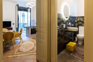 Dusche, Haartrockner, Bidet, Handtücher