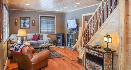 Trails End Cabin - Historic Inlet Home