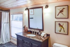 Master Bathroom - Trails End House in Inlet (Inlet)
