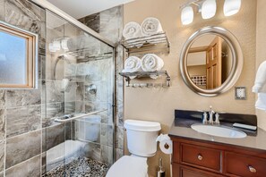 Bathtub, hair dryer, towels - Summit Sanctuary | Beautiful Views | Hot Tub! (Breckenridge)