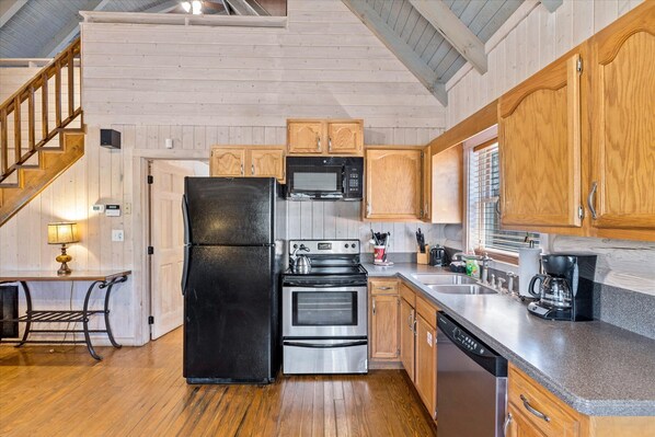 Fridge, microwave, oven, stovetop