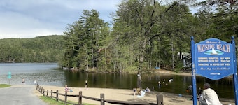 Just renovated stunning house - swimming and hiking