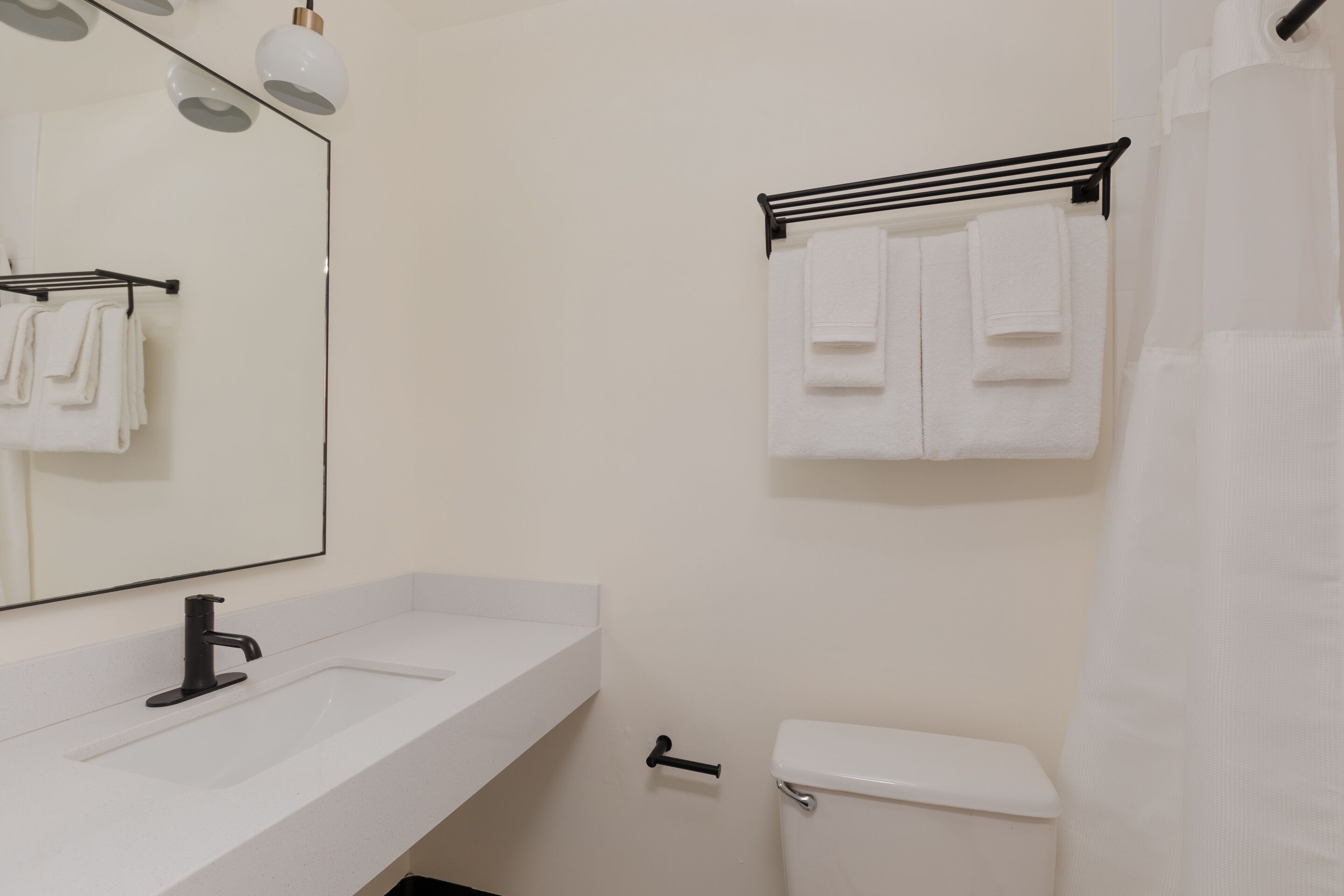 Found Dupont Circle powered by Sonder | Small Ground-Level Full Room