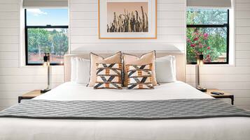 3 Schlafzimmer, Schreibtisch, Bügeleisen/Bügelbrett, Reisekinderbett
